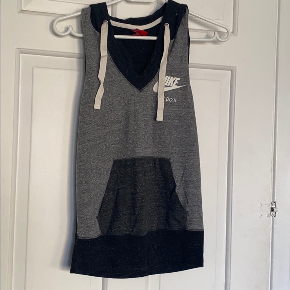 Hoodie with no sleeves Nike shirt